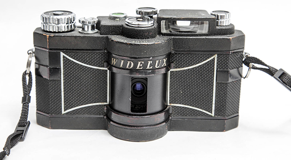 Một máy ảnh Panorama Widelux F7