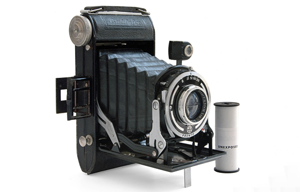 Máy ảnh film là gì - Một chiếc máy ảnh gập Baldafix