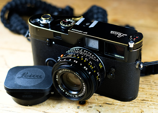 Máy ảnh film Leica MP