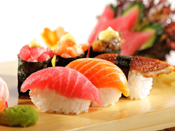 Sushi là gì? Sashimi là gì? Cách phân biệt sushi và Sashimi