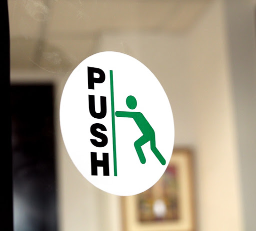 Push Out là gì và cấu trúc cụm từ Push Out trong câu Tiếng Anh