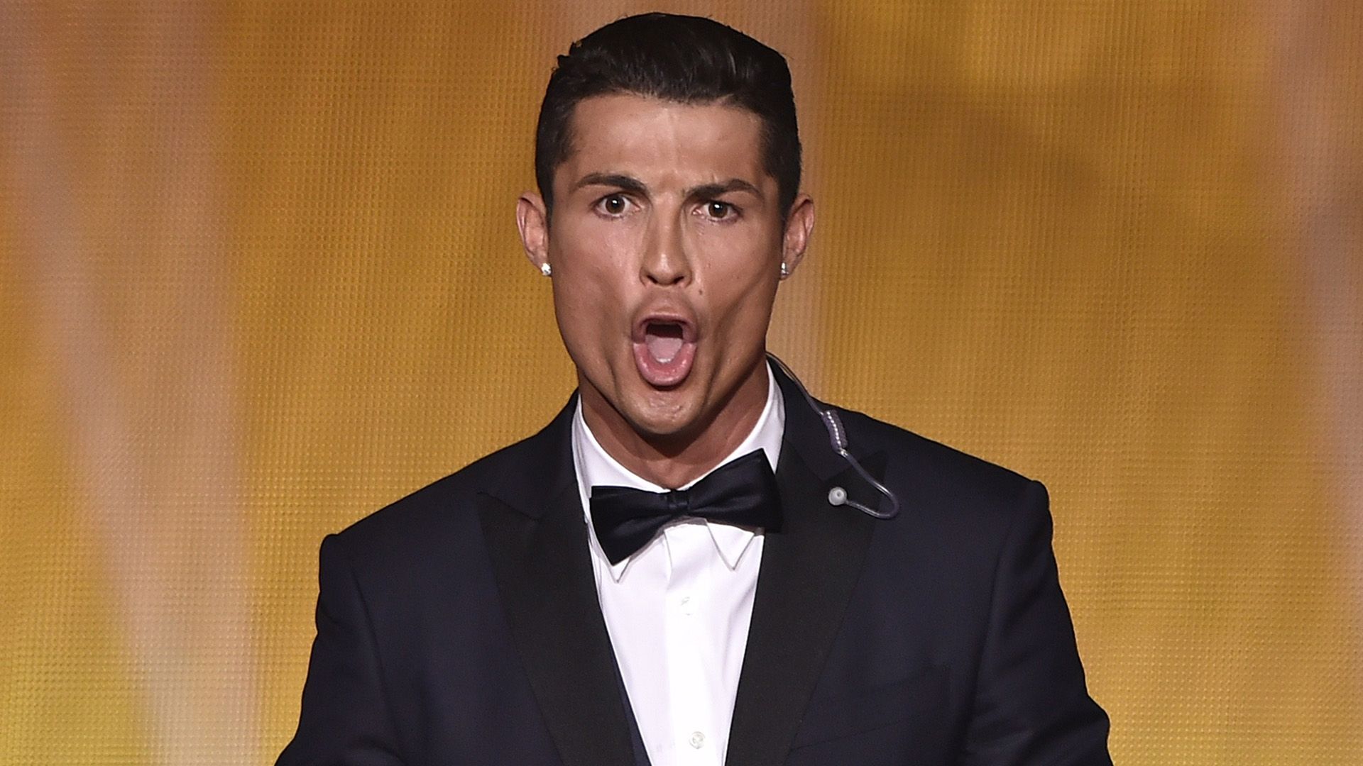 Màn ăn mừng 'siiiiii' của Cristiano Ronaldo có ý nghĩa gì?